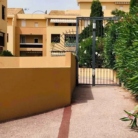 Cosy Proche Centre Parking Apartment Sainte-Maxime