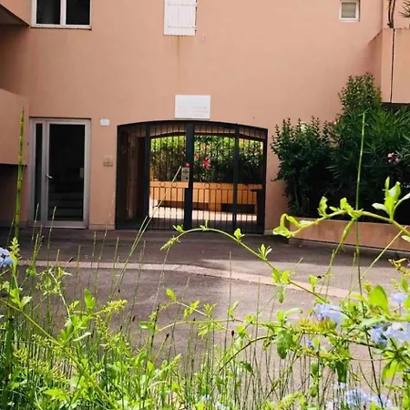 Cosy Proche Centre Parking Apartment *